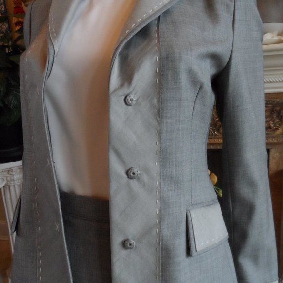 Moschino ChipandChic Ligth Gray Skirt Suit w/Trapunto Stiching Detasil Size US 6 - Picture 9 of 16